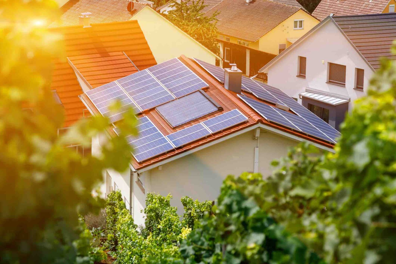 casa con panelli fotovoltaici